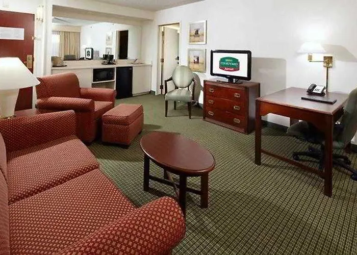 Courtyard By Marriott 3*
