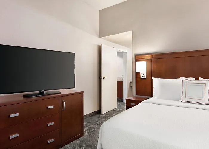 Courtyard By Marriott