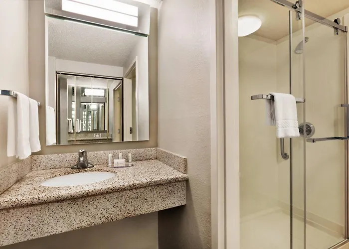 Courtyard By Marriott 3* Tulsa