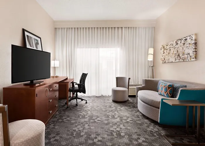 Courtyard By Marriott