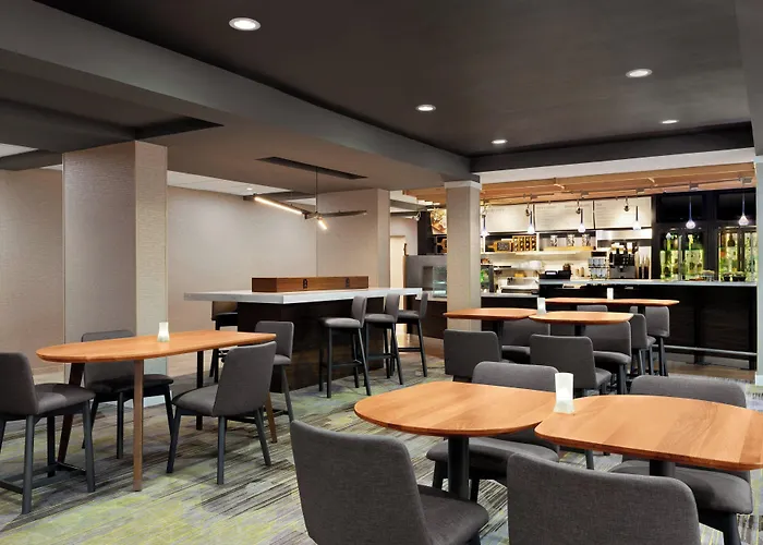 Hotel Courtyard By Marriott
