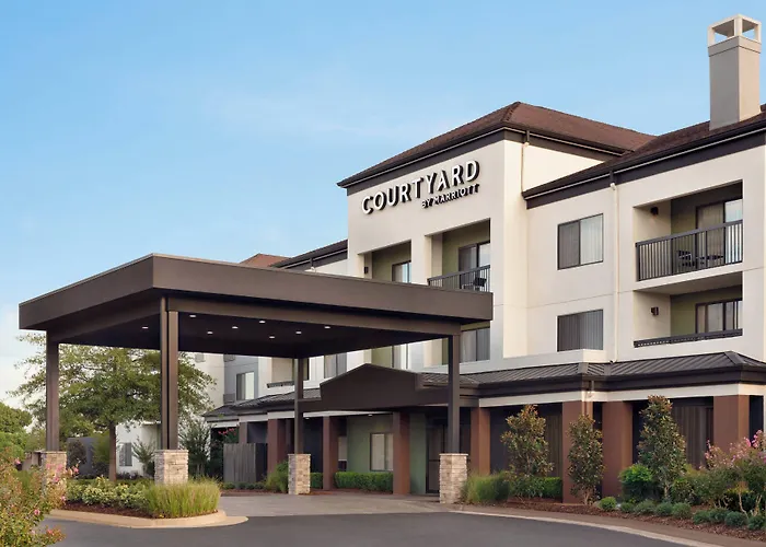Courtyard By Marriott 3*
